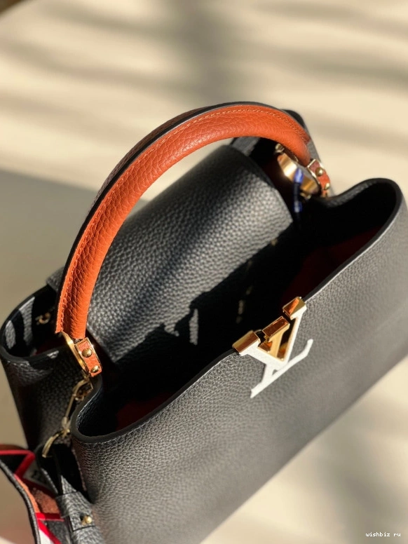 WIS MM VUITTON LOUIS CAPUCINES 0318